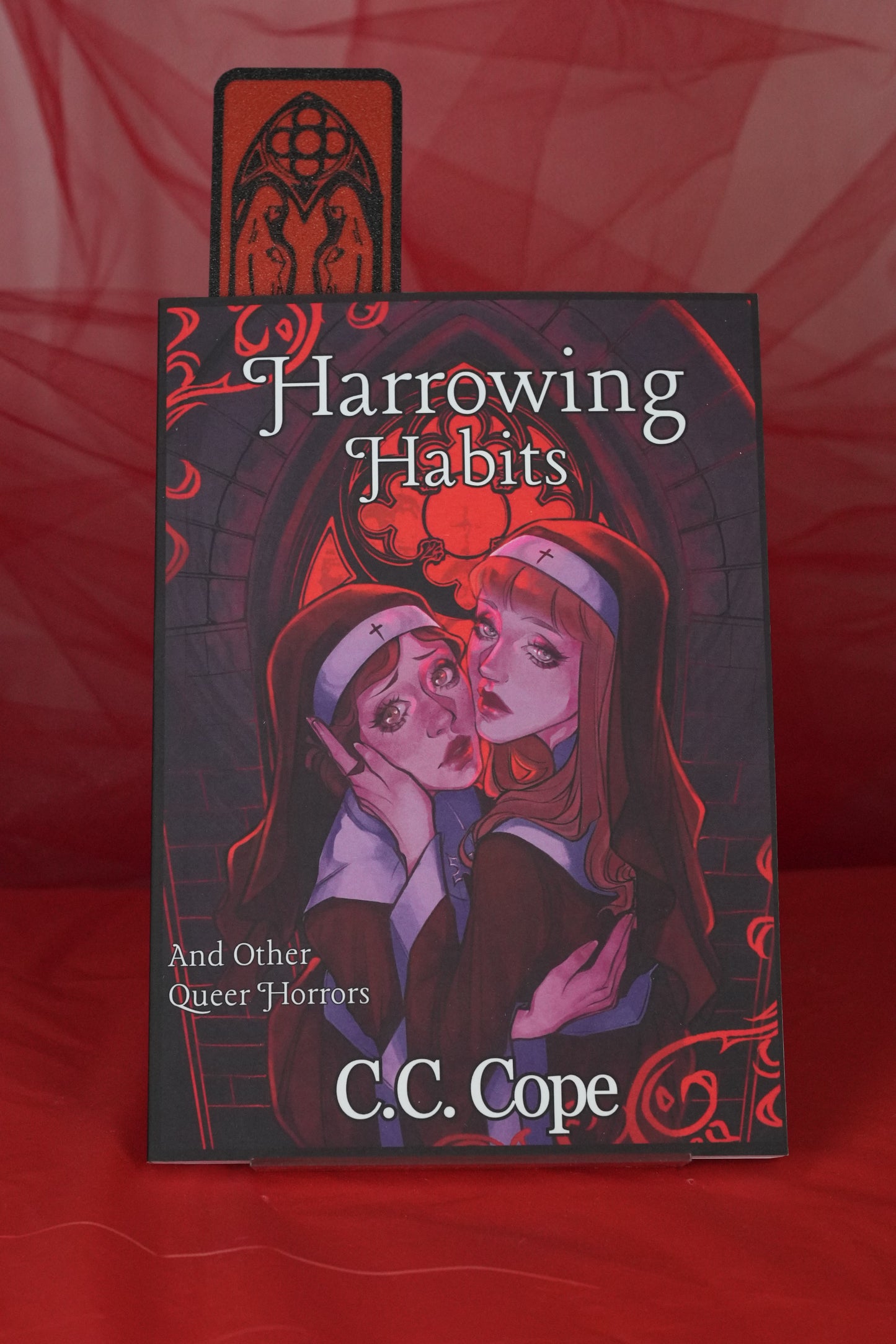 Harrowing Habits: And Other Queer Horrors [PAPERBACK]